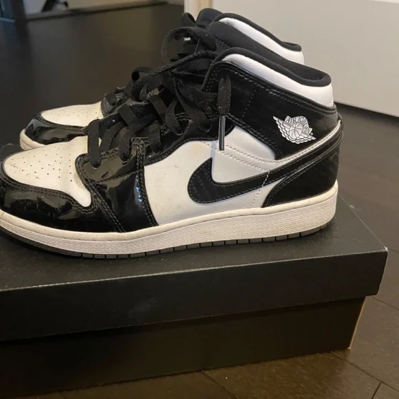 Air Jordan - Picture 3 of 4